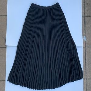 Aritzia Jude plisse skirt XXS